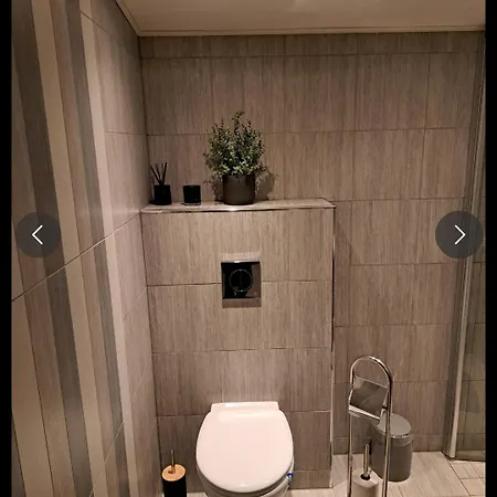 Out I Lägenhet *