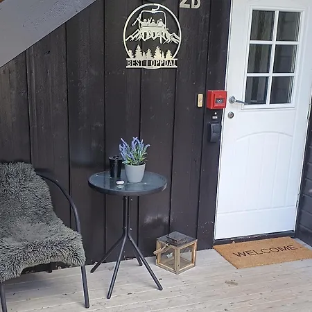 Out I Lägenhet